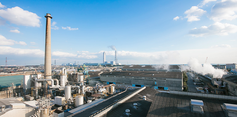 本社・四日市工場からの風景